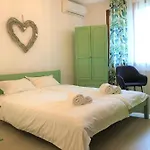 Dimitrovi - Peaceful Near With Garden, Sarafovo 4* Бургас
