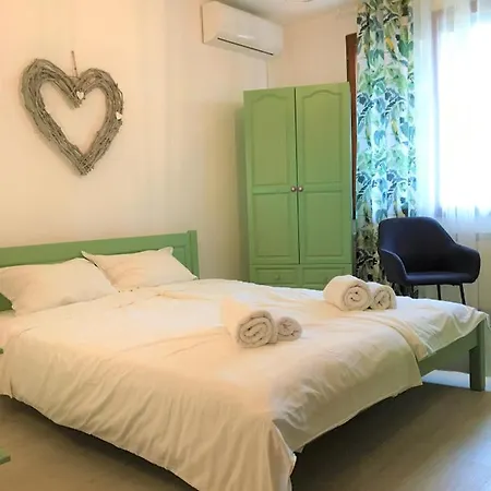 Dimitrovi - Peaceful Near With Garden, Sarafovo 4* Burgas Stad