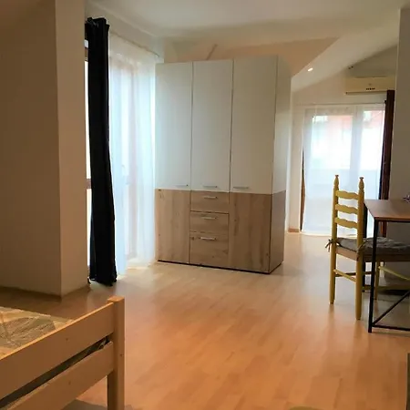 Dimitrovi - Peaceful Near With Garden, Sarafovo 4* Burgas Stad