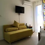게스트하우스 Dimitrovi - Peaceful Near With Garden, Sarafovo 4*