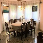 Dimitrovi - Peaceful Near With Garden, Sarafovo 부르가스
