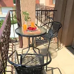 Dimitrovi - Peaceful Near With Garden, Sarafovo 게스트하우스 4*