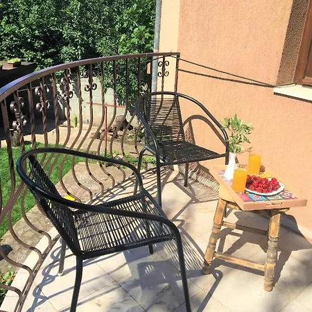 Dimitrovi - Peaceful Near With Garden, Sarafovo بيت ضيافة