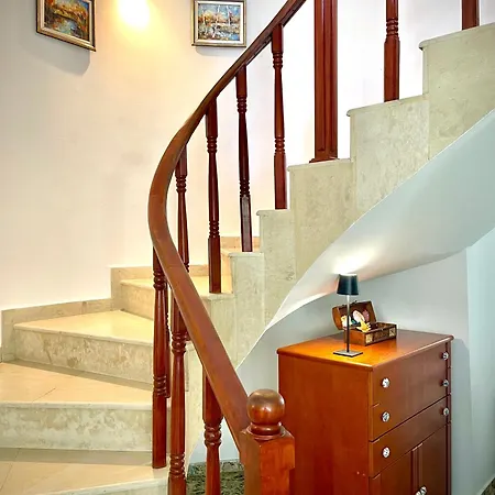 Pensión Dimitrovi - Peaceful Near With Garden, Sarafovo 3*